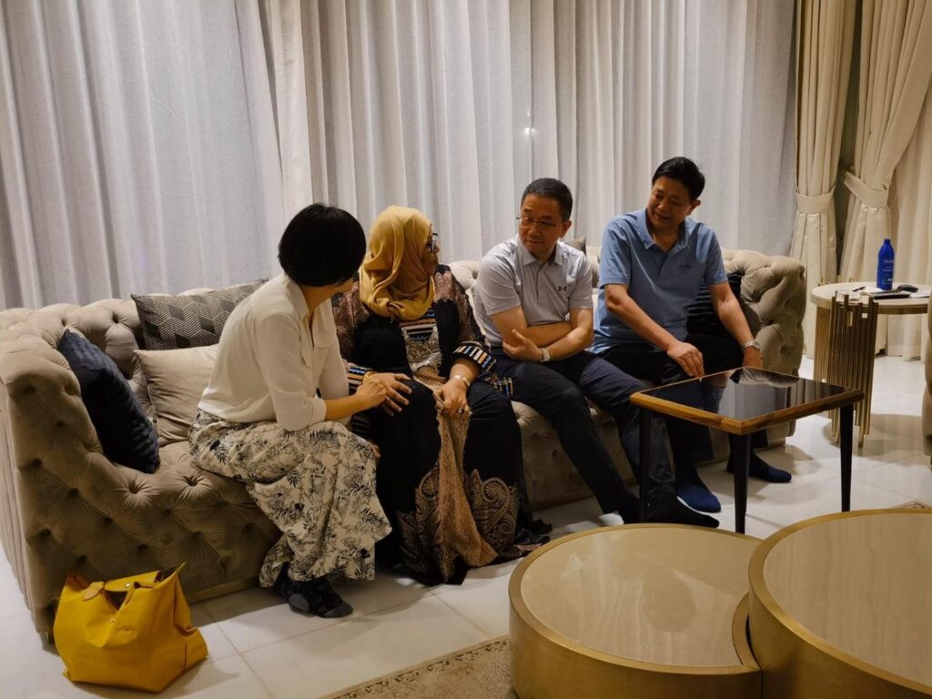 Chinese Embassy Delegation